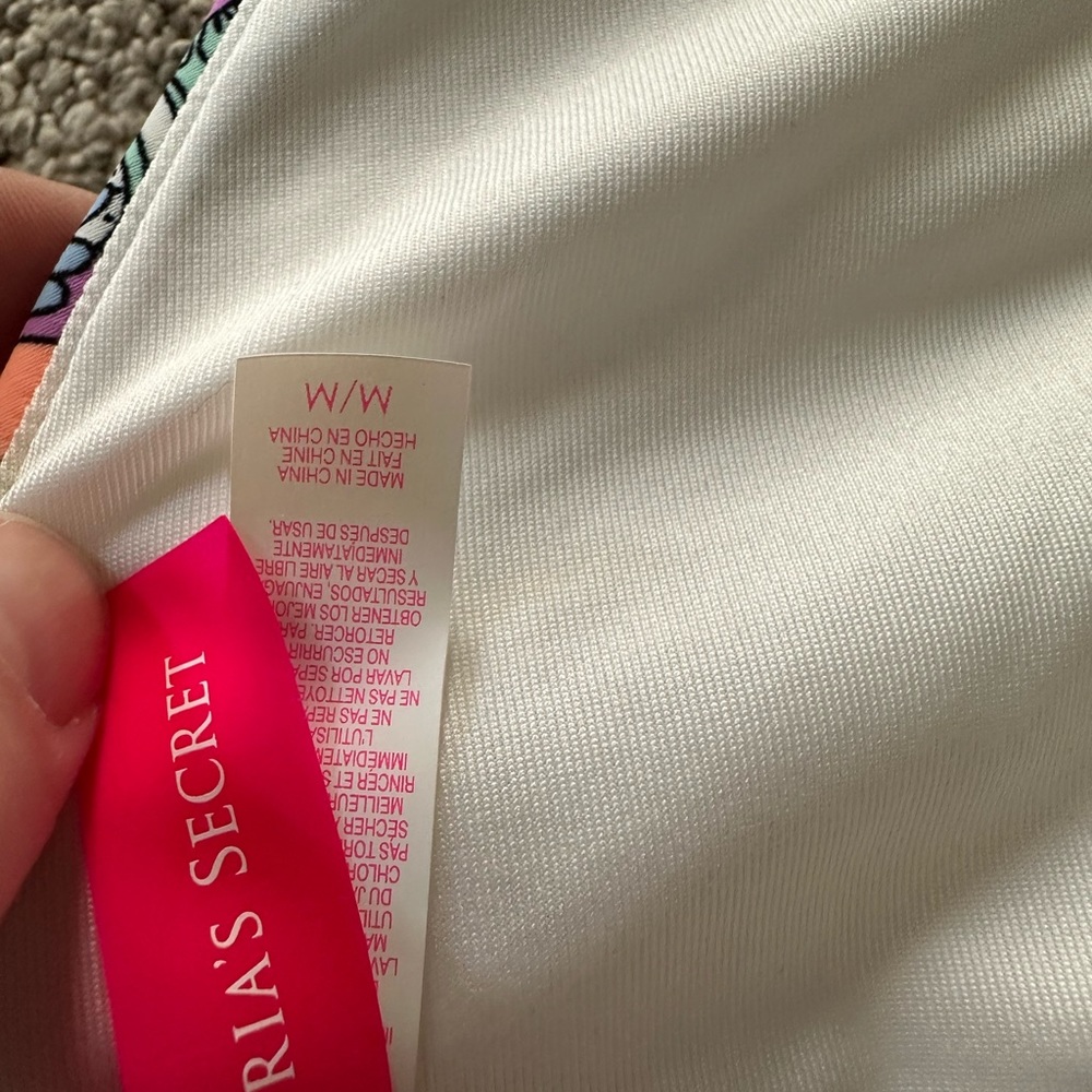 Victoria Secret Bikini - Picture 3 of 4
